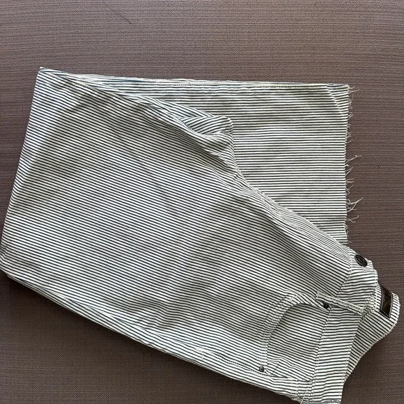 Kut from the Kloth Women's Straight Leg Pinstripe Jeans in Light Gray & White - Picture 4 of 6